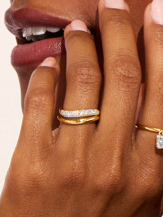 PAVÉ WAVE RING
