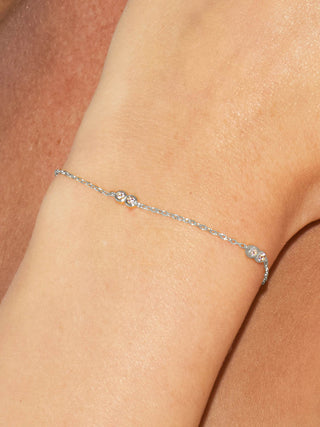 DAINTY BEZELS BRACELET
