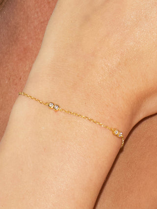 DAINTY BEZELS BRACELET
