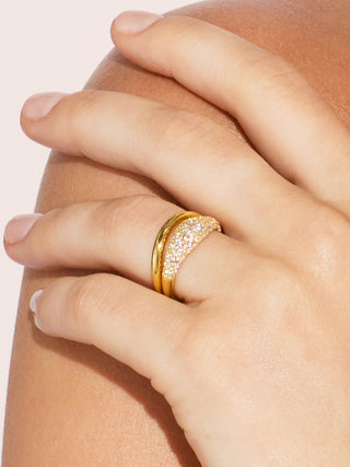 PAVÉ SIGNET RING
