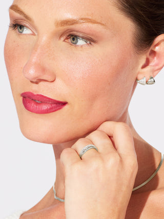 PAVÉ WAVE RING
