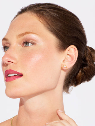 PEARL WAVE STUDS

