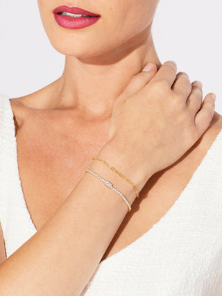 TENNIS BRACELET WITH BAGUETTE CENTER
