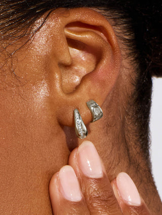 VERA TAPERED SMALL HOOPS
